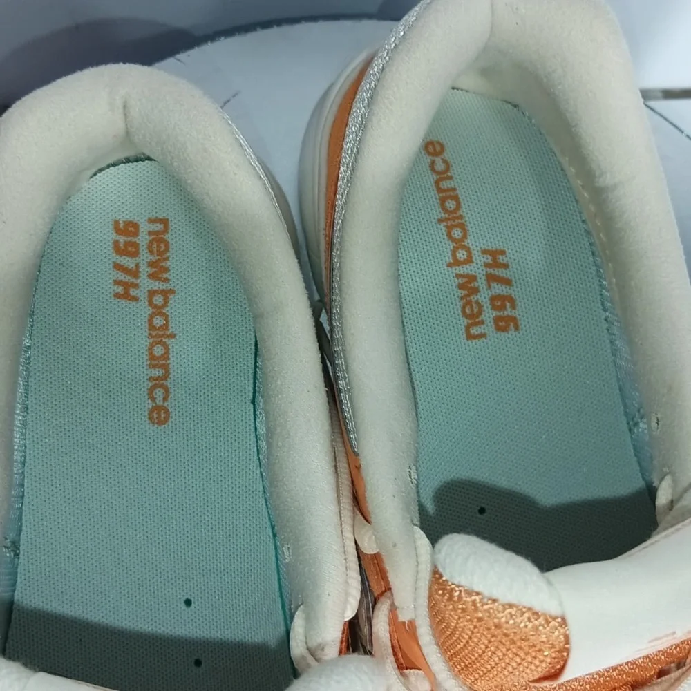 New Balance  women Orange Sneakers size 9.5 brand new
